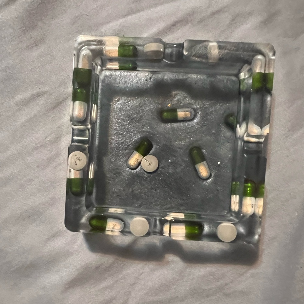 CUSTOMER CREATION - Custom Designed Resin Ashtrays – Your Style, Your Vibe!